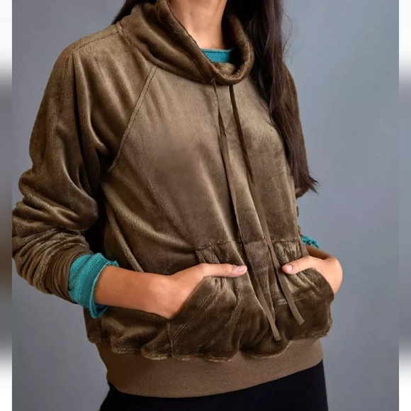 Anthro Sunday in Brooklyn Mairead Plush Cowl Neck Kangaroo Pouch Pullover Moss M - Picture 1 of 11